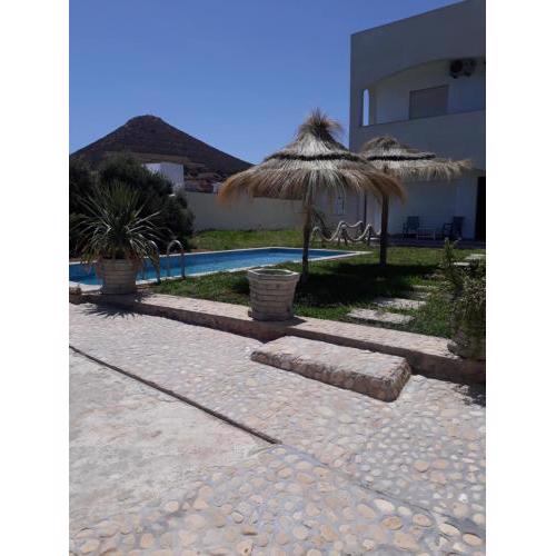 VILLA SOUNINE RAFRAF avec piscine