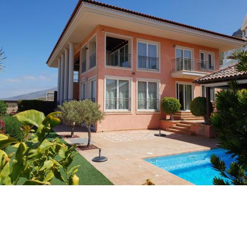 Villa Strelitzia