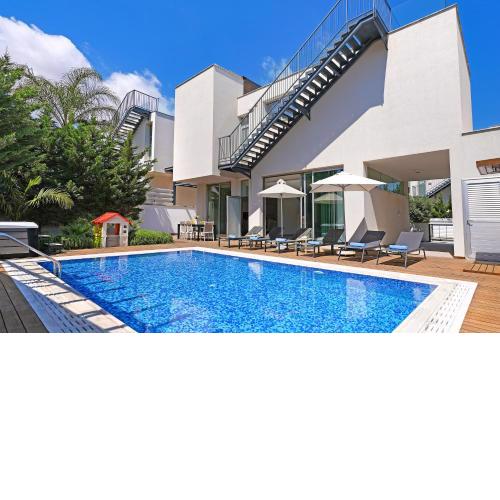 Villa Sunrise Glory - 150m from Trinity Beach
