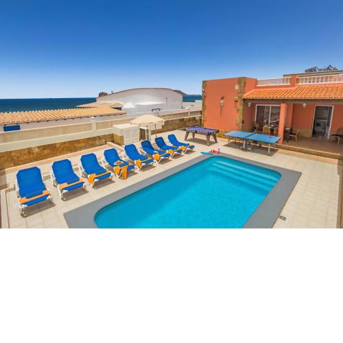 Villa Tamarindos by Villa Plus