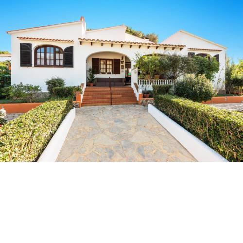 Villa Tamyan by Villa Plus