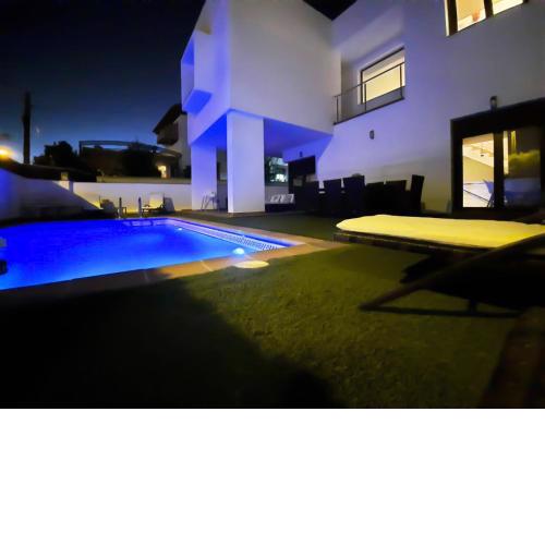 VILLA TAZA DE PLATA A