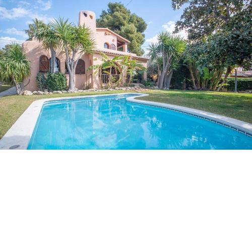 Villa tennis park with air conditionner