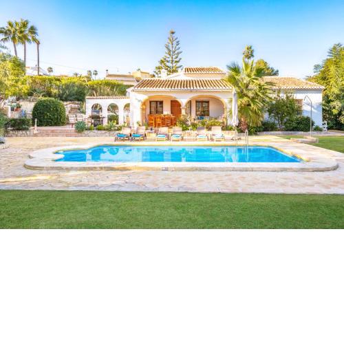 Villa Tesoro by Villa Plus