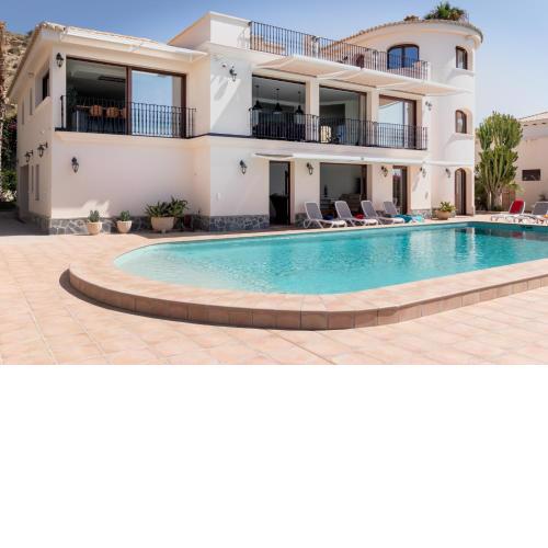 Villa Thorodin breathtaking 14P villa 1st line sea