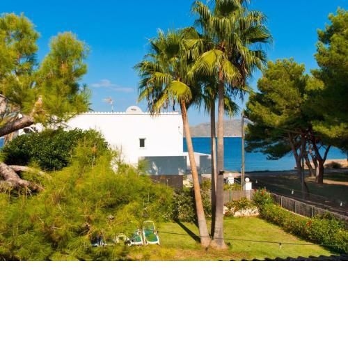 Villa Tita de Manresa, con jardines y vista mar