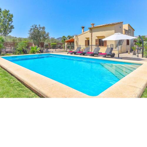 Villa Tolo by Villa Plus