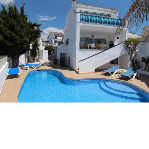 Villa Topping
