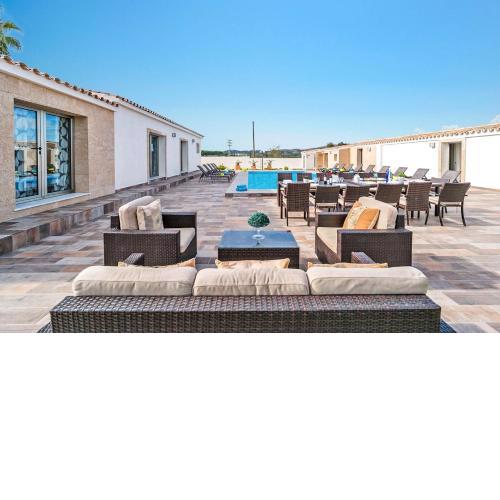 Villa Tosca by Villa Plus