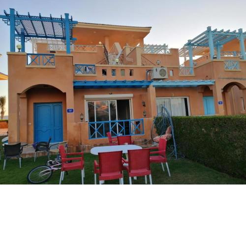 فيلا توين هاوس مميزة في قرية رويال بيتش رأس الحكمة villa twin house Royal Beach Ras El Hekma