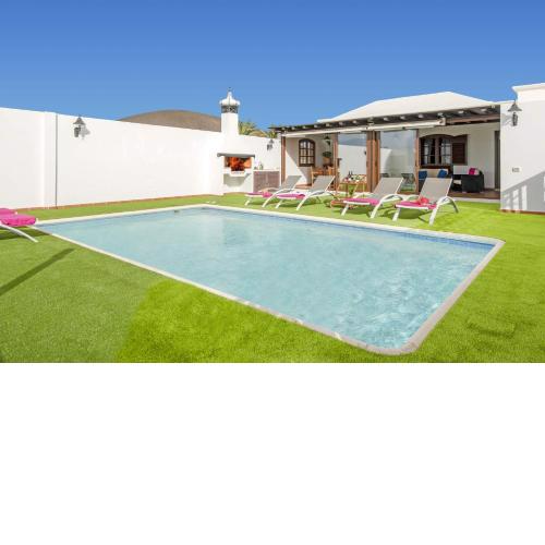 Villa Vegueta by Villa Plus