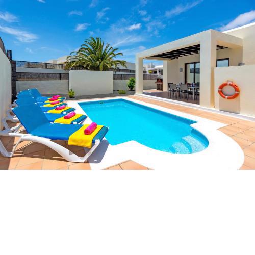 Villa Veraniego by Villa Plus