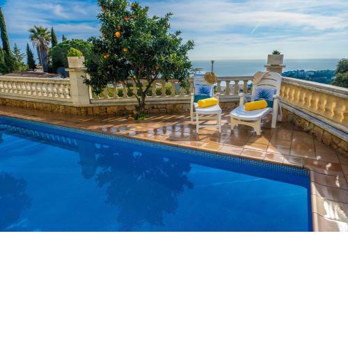 Villa Vista Lux, Piscina privada y zona exterior con vista Mar