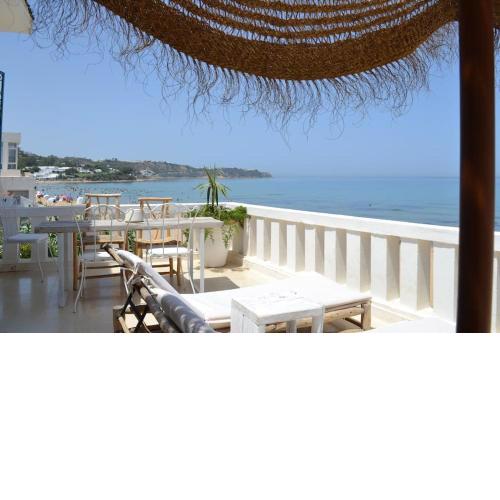 VILLA vue mer à La Marsa avec accès direct plage