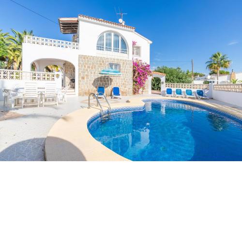 Villa w pool seaview in Cometa