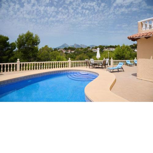 Villa with pool and hot tub on golf course