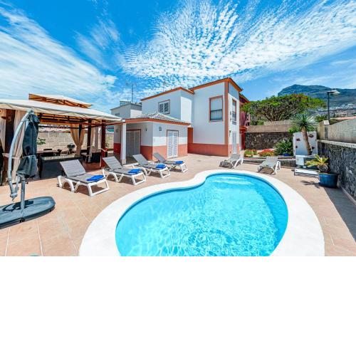 Villa with pool in Madroñal Fañabe, Costa Adeje