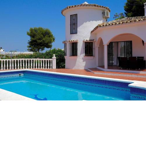 Villa with pool near Fuengirola