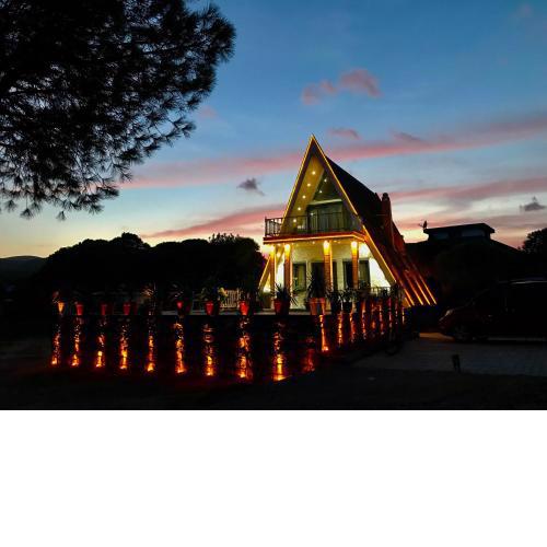 Villa with private HEATED Pool, near to the airport with Incredible view & Garden!