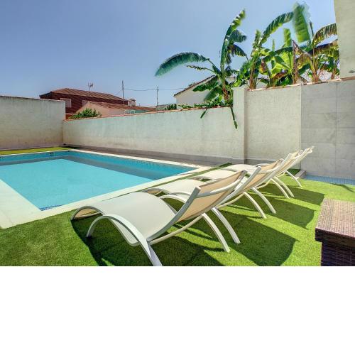 Villa with Private Pool - 6409