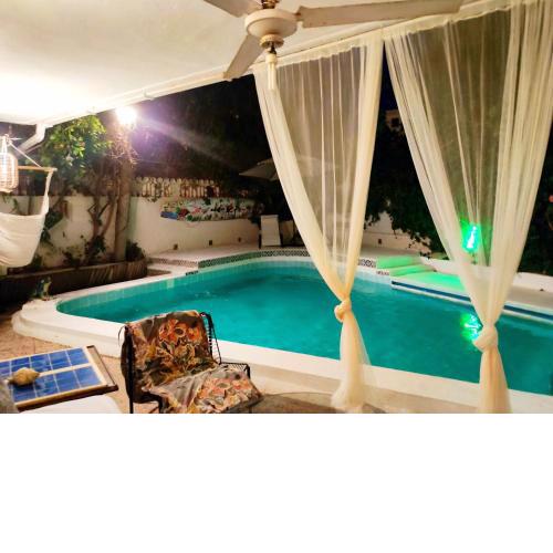 Villa with private pool a stone's throw from the port and beach of Benalmádena