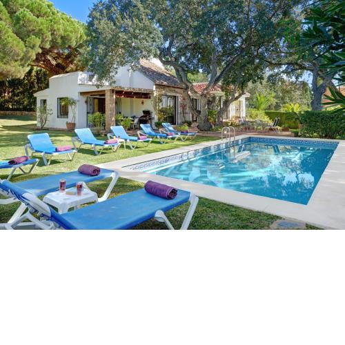 Villa with private pool and garden in Marbella