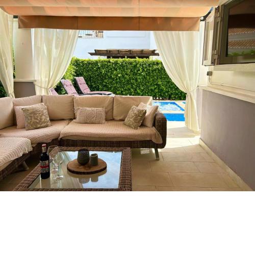 Villa with private pool and jacuzzi - EN10LT