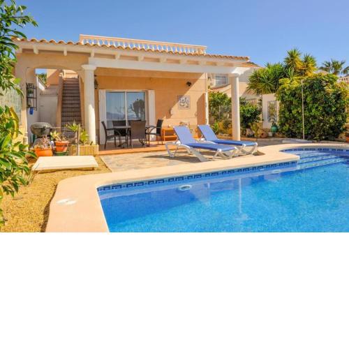 Villa with private pool and sea view