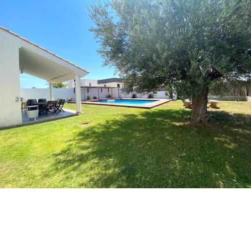 Villa with private Pool & Garden