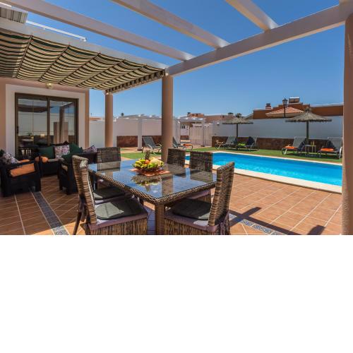 Villa with private pool, near beach and golf Caleta de Fuste- Villa Charlotte