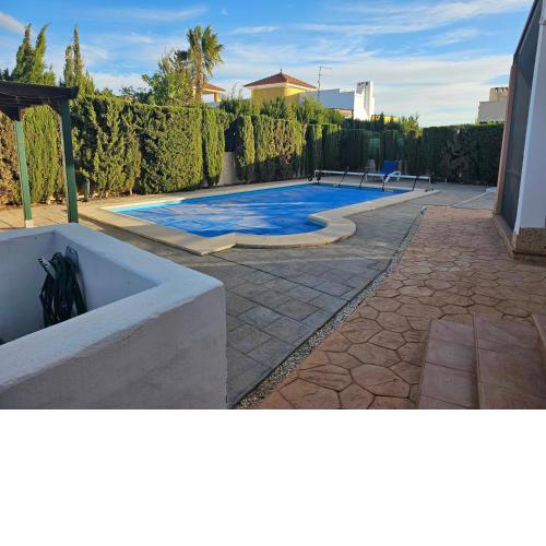 Villa with Private Pool & Rooftop Terrace Sleeps6