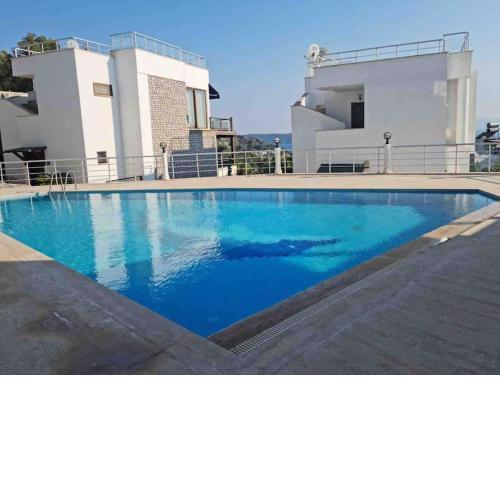 Villa With Sea View & Pool