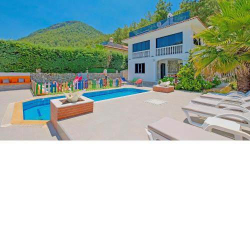 Villa Xclusive