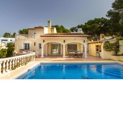 Villa Yanet by Abahana Villas
