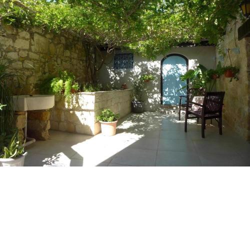 Village Stone House Double Room with ensuite