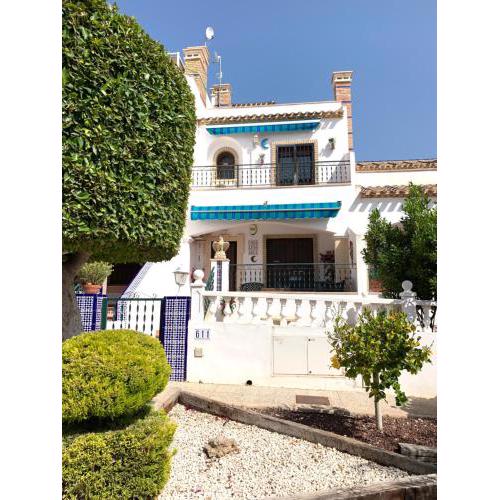 Villamartin, lovely 2 bed house, short walk to the Plaza.