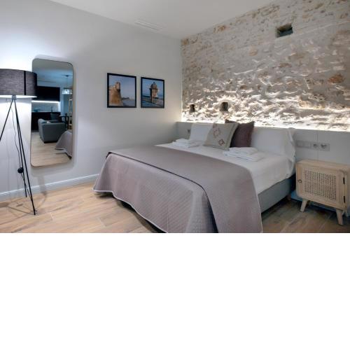VILLAR Suites by Cadiz4Rentals