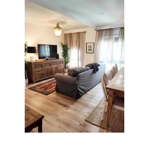 Vintage 3 Bdr Apartment