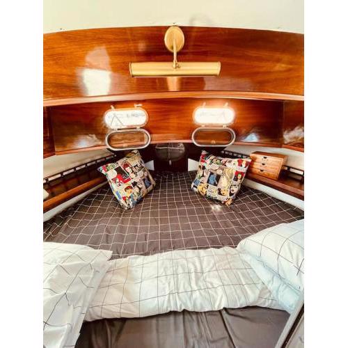 Vintage Classic 70s Boat!