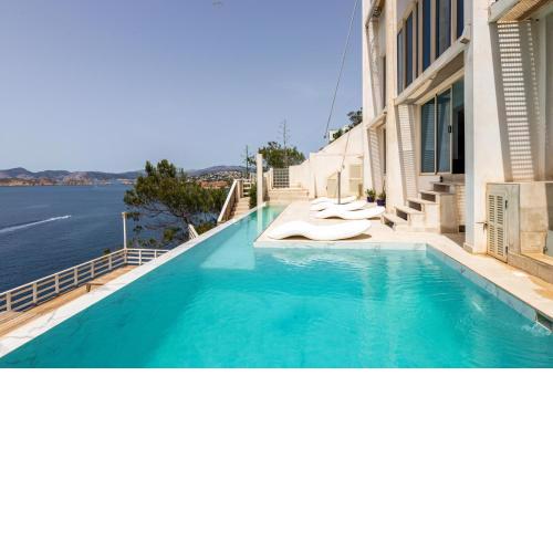 VIP seafront villa