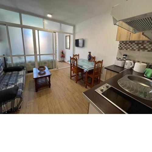 VIS3 - Estudio con Wifi, Centro a 200 metros, Playa a 850 metros