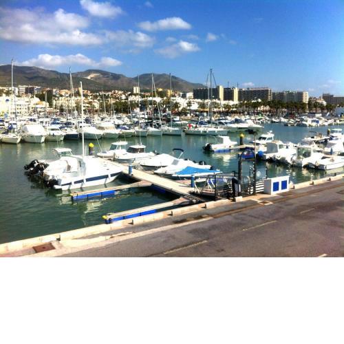 "VIVE BENALMÁDENA LUXE PUERTO MARINA" primera linea de playa