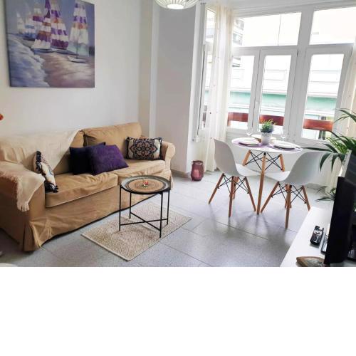 Vives Beach Flat by Canary365