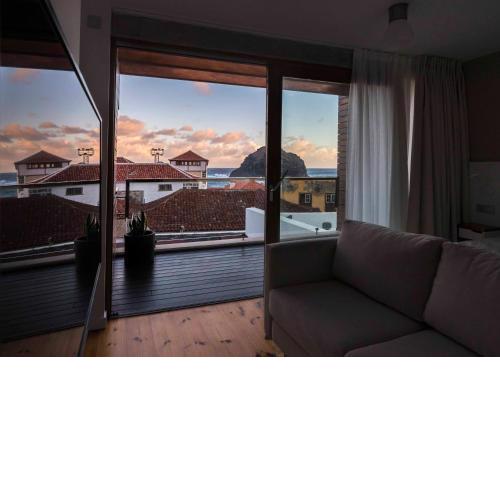 Vivienda El Ciprés. Terraza con espectaculares vistas al Mar.