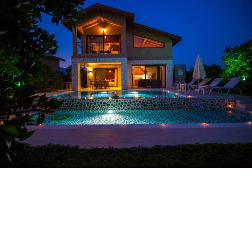 Volans Suites Villas