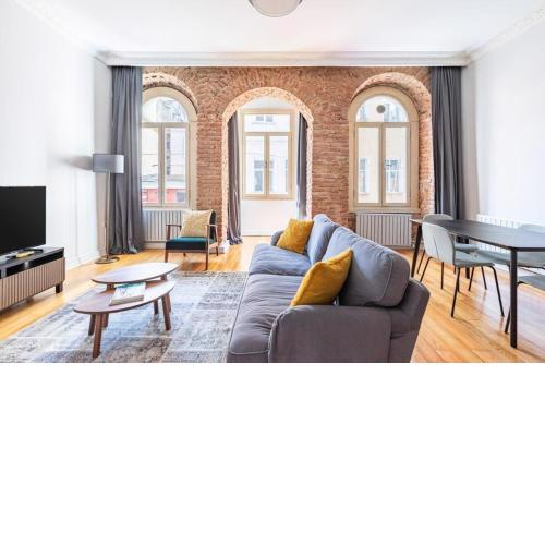 Warm Rustic Charming 2bd Galata Wpatio Gem! #320