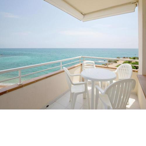 Well-kept apartment with views of the sea, two swimming pools near Vinaròs