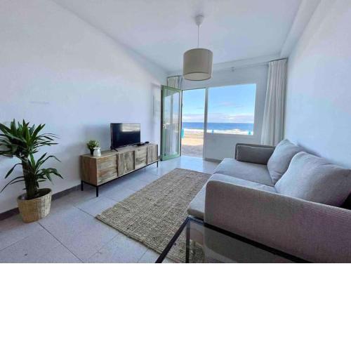 Weybeach1 -shared terrace,ocean view,sea frontline