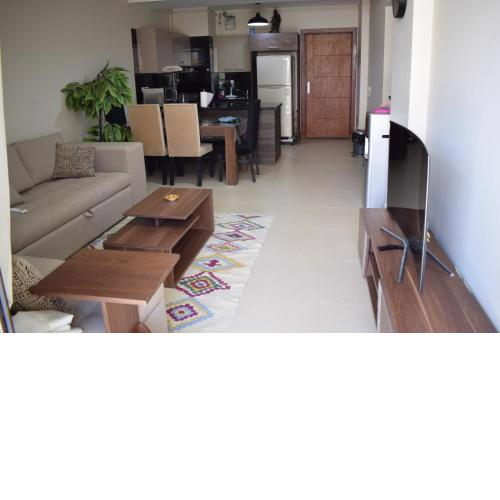 Whispering Waters Two Bedroom with a Garden Azha