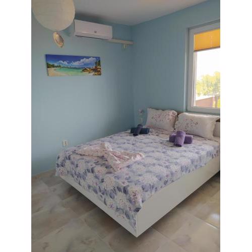 Апартамент White apartment град Китен